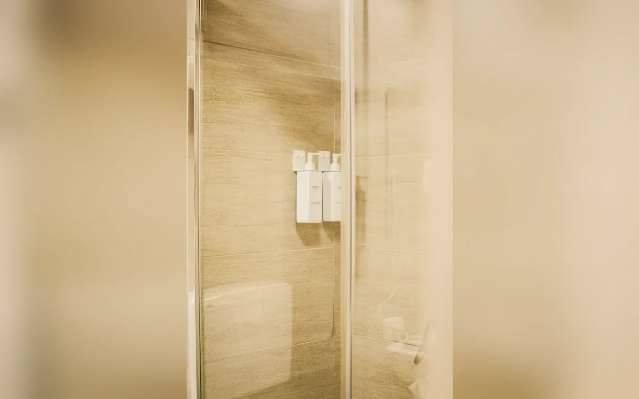 Camera con bagno privato — Ricomincio da 3, Napoli (Campania) (foto 12)