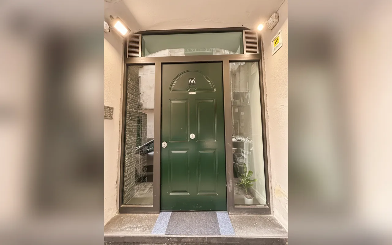 Esterni di Ricomincio da 3, Napoli (Campania) (foto 4)